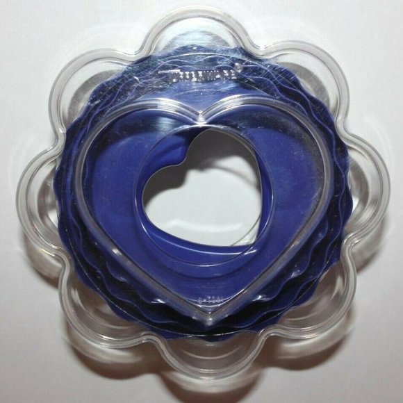 Tupperware Cookie Cutter Set - Picture 1 of 5